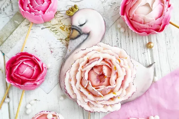Rose Swan. Cookie decorating class.